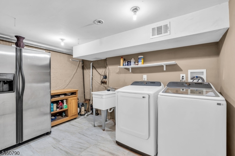 576 Richfield Avenue Kenilworth NJ 07033