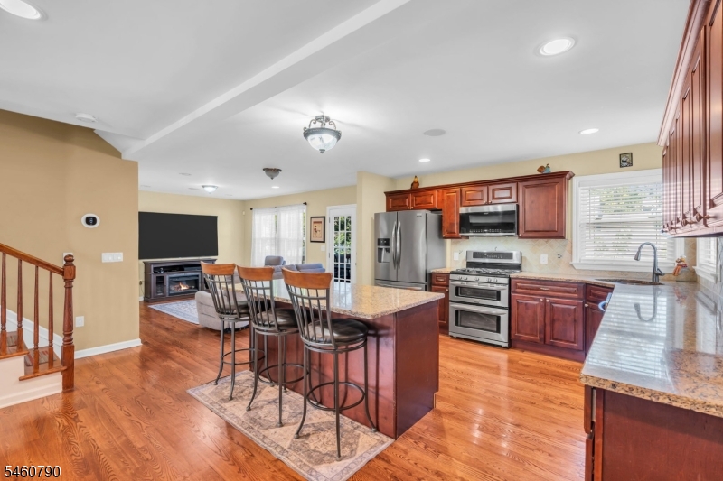 576 Richfield Avenue Kenilworth NJ 07033