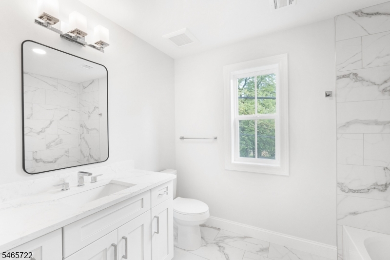 39 Madison Trail Hopatcong NJ 07843