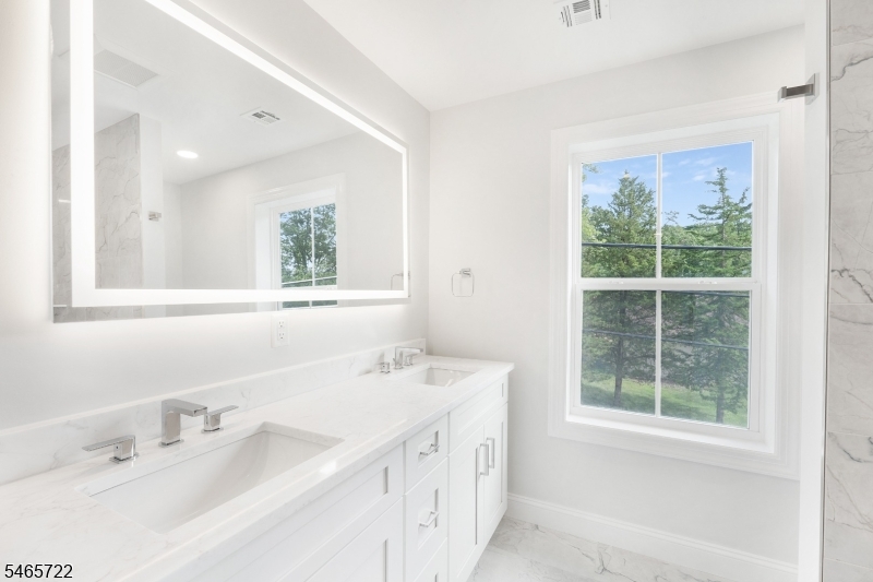 39 Madison Trail Hopatcong NJ 07843