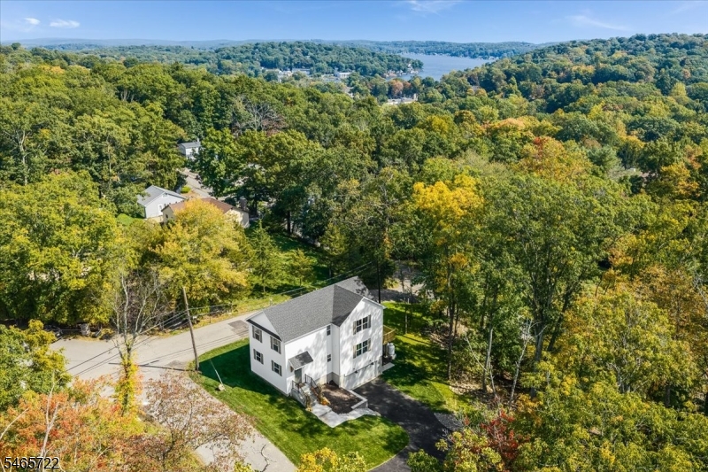 39 Madison Trail Hopatcong NJ 07843