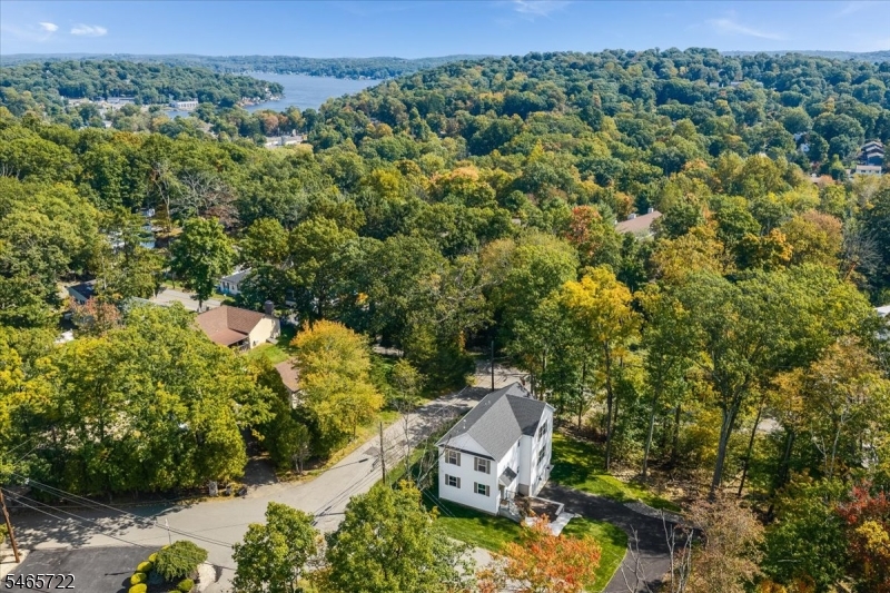 39 Madison Trail Hopatcong NJ 07843