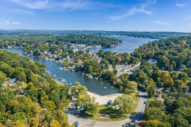 39 Madison Trail Hopatcong NJ 07843