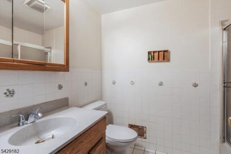 104 Redmont Road Watchung NJ 07069