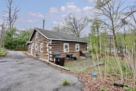 10 Echo Lane West Milford NJ 07480