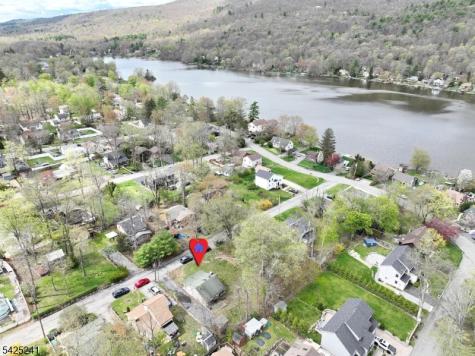 10 Echo Lane West Milford NJ 07480
