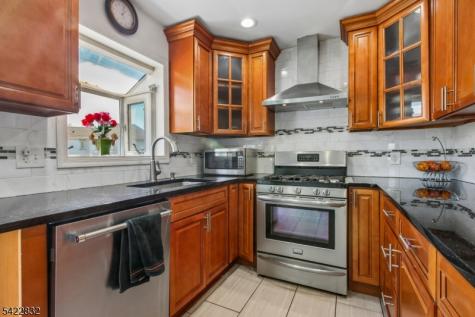 33 Adams Street Woodbridge NJ 08830