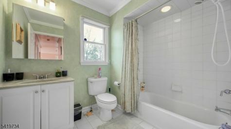 6 Breanne Court East Hanover NJ 07936