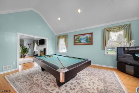 6 Breanne Court East Hanover NJ 07936