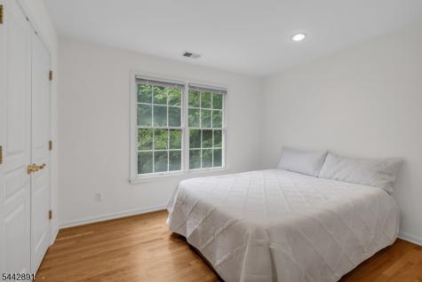 16 Bedford Drive Bernards NJ 07920
