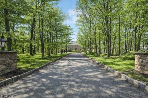 29 Hilltop Road Kinnelon NJ 07405