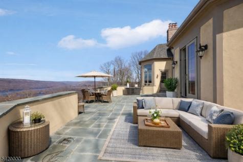 29 Hilltop Road Kinnelon NJ 07405