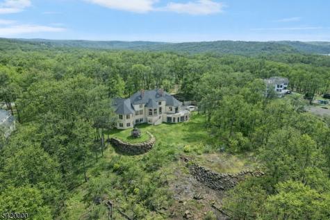 29 Hilltop Road Kinnelon NJ 07405