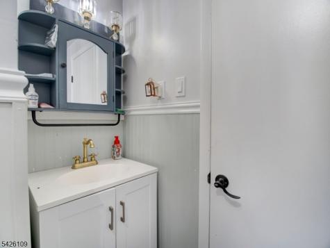 26 E 49th Street Bayonne NJ 07002