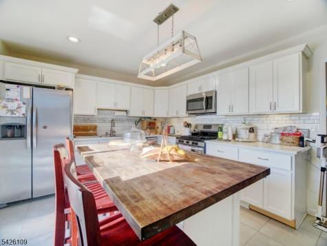 26 E 49th Street Bayonne NJ 07002