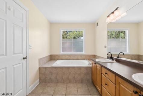 16 Bowers Drive Allamuchy NJ 07840