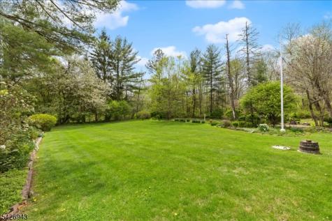 685 Woodglen Road Lebanon NJ 08826