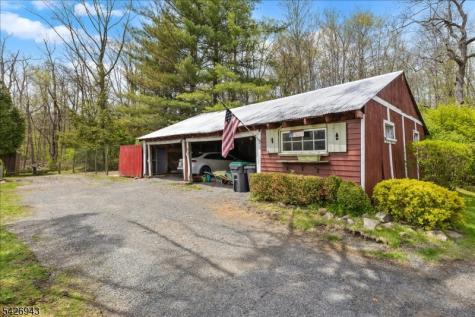 685 Woodglen Road Lebanon NJ 08826