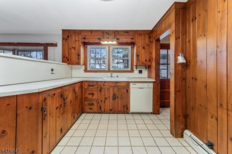 27 Union Road Clinton NJ 08809