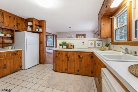 27 Union Road Clinton NJ 08809