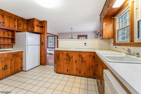 27 Union Road Clinton NJ 08809