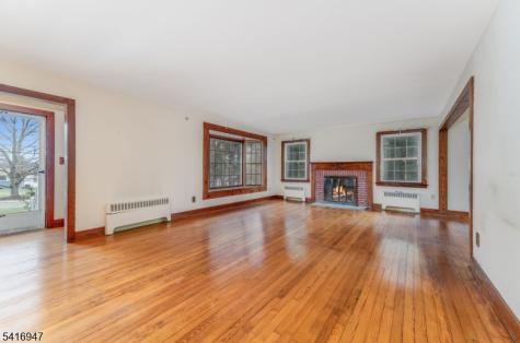 27 Union Road Clinton NJ 08809