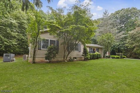 6 Garner Road Bethlehem NJ 08804