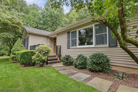 6 Garner Road Bethlehem NJ 08804