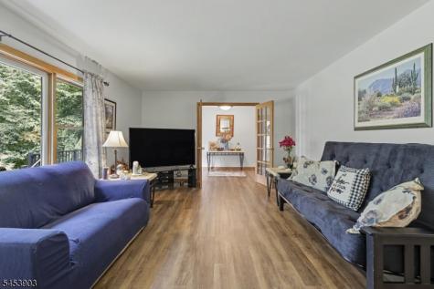 6 Garner Road Bethlehem NJ 08804