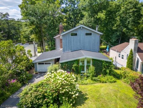 2 Algonquin Trail Jefferson NJ 07885