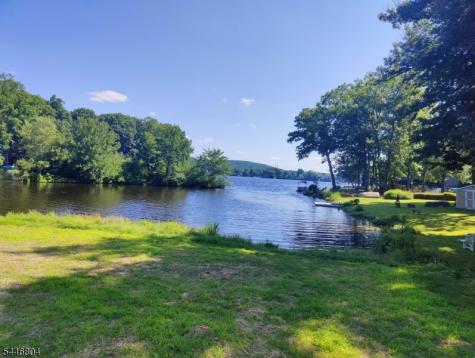 2 Algonquin Trail Jefferson NJ 07885