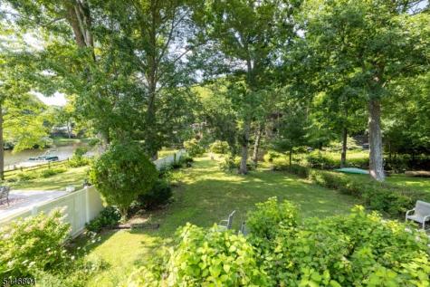 2 Algonquin Trail Jefferson NJ 07885