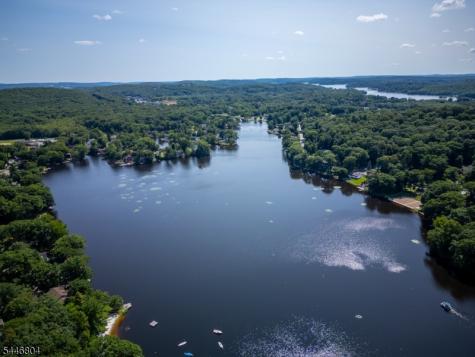 2 Algonquin Trail Jefferson NJ 07885