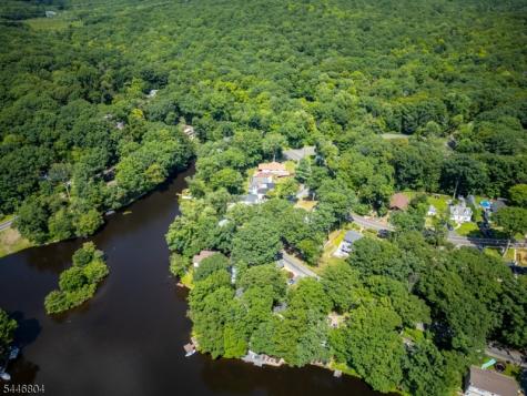 2 Algonquin Trail Jefferson NJ 07885
