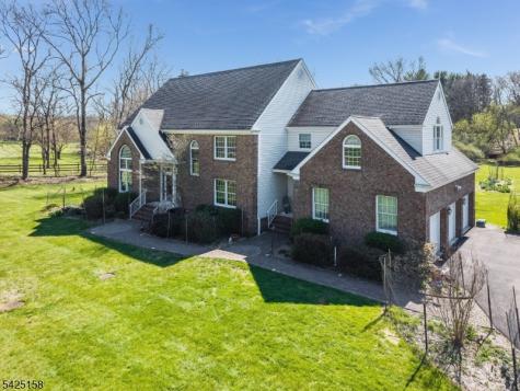 95 Pleasant Run Road Readington NJ 08822