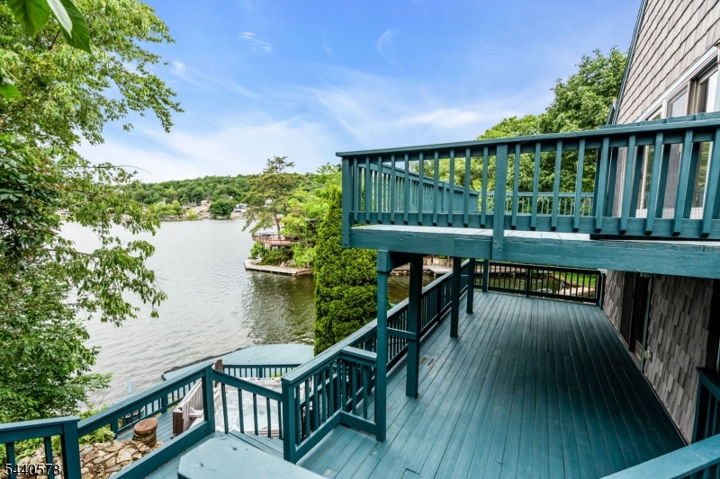 30 Oakdale Avenue Hopatcong NJ 07821