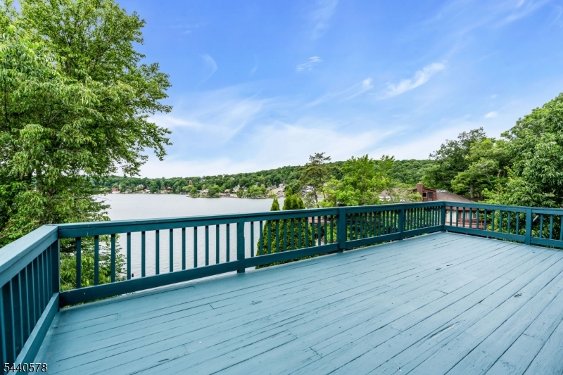 30 Oakdale Avenue Hopatcong NJ 07821