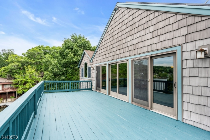 30 Oakdale Avenue Hopatcong NJ 07821