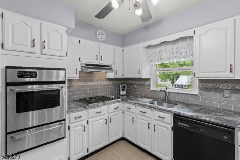 38 Forest Drive Roxbury NJ 07876