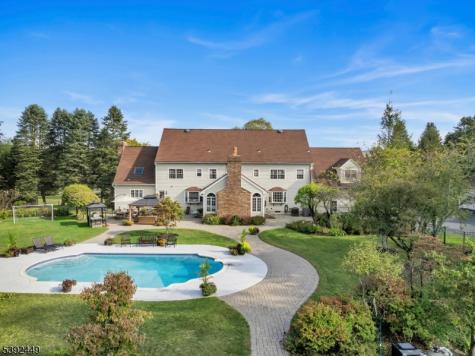 37 Pequest Road Green NJ 07821