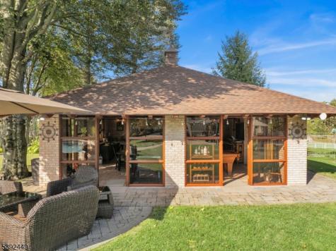 37 Pequest Road Green NJ 07821