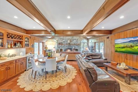 37 Pequest Road Green NJ 07821