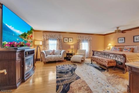 37 Pequest Road Green NJ 07821