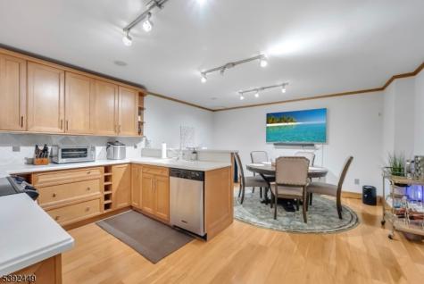 37 Pequest Road Green NJ 07821