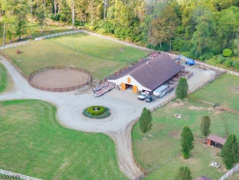 37 Pequest Road Green NJ 07821