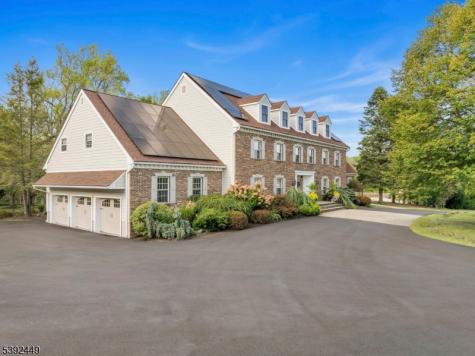 37 Pequest Road Green NJ 07821