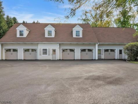 37 Pequest Road Green NJ 07821
