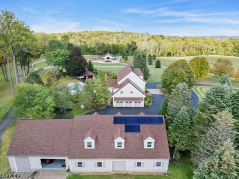 37 Pequest Road Green NJ 07821