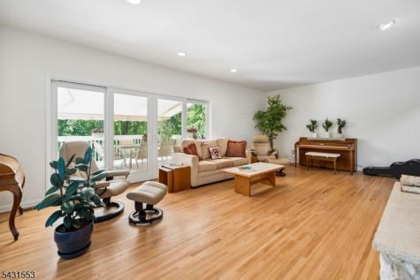 15 Manchester Court Morris NJ 07960