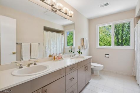 15 Manchester Court Morris NJ 07960